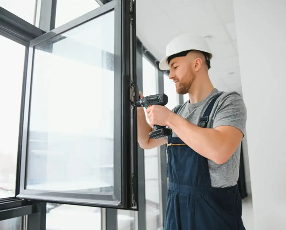 Quels matériaux choisir pour des fenêtres sur mesure durables et esthétiques ?