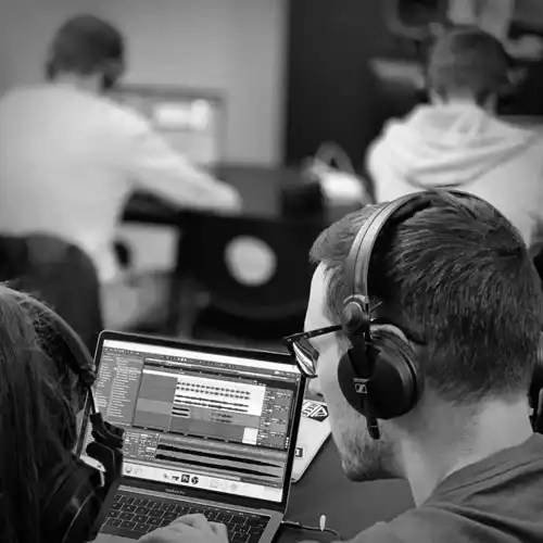 Présentation DJ NETWORK