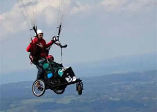 Vol parapente handicar pour les personnes à mobilité réduite